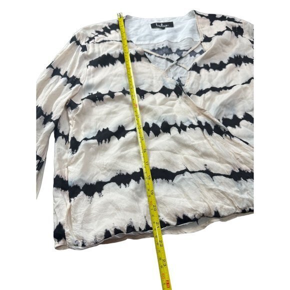 Lulus Women's‎ Cream and Black Blouse | D1 - Picture 5 of 7